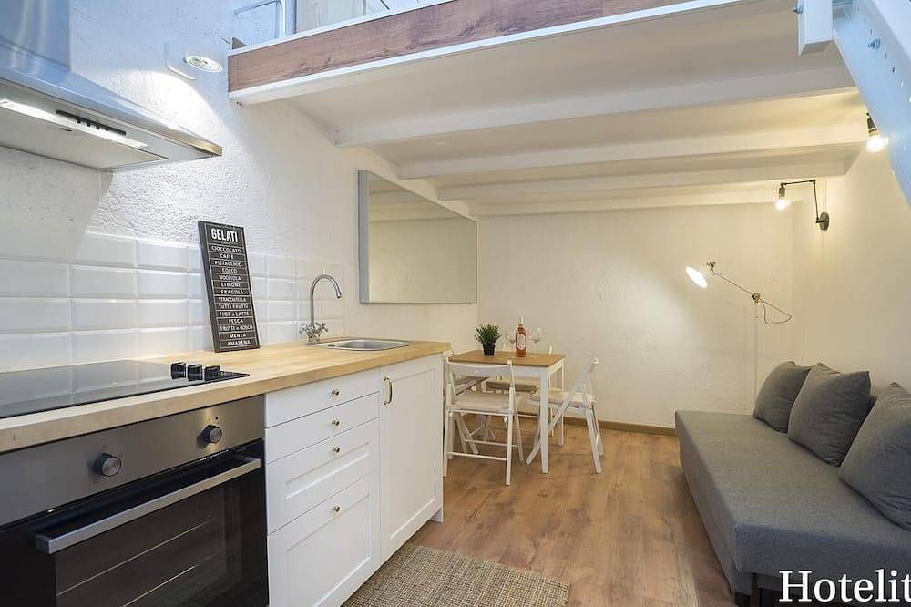 Entire apartment, Hotelito Boutique Cinca 3 in Hospitalet de Llobregat, l'Hospitalet de Llobregat