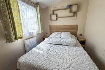 Bungalow for 8 People in Waveney District, Suffolk, Photo 1