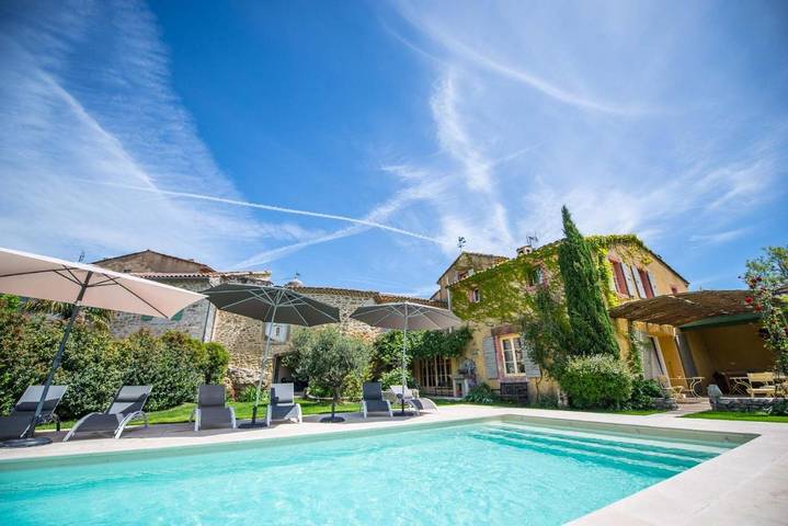 Chambre d’hôte pour 2 personnes, avec vue ainsi que jardin et piscine