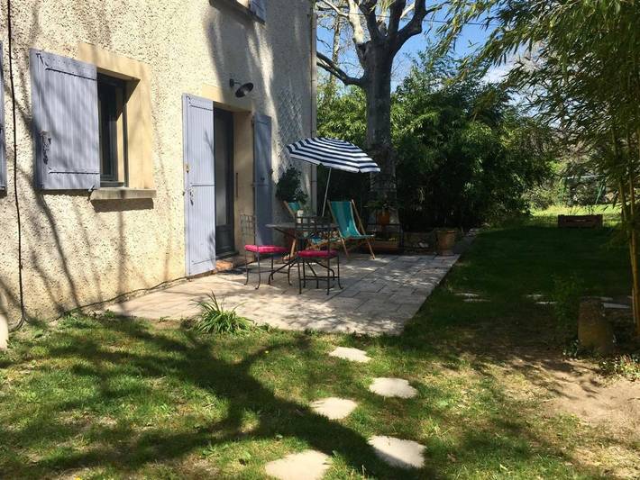 Gîte pour 2 personnes, avec vue ainsi que piscine et jardin à Aubignan - 4