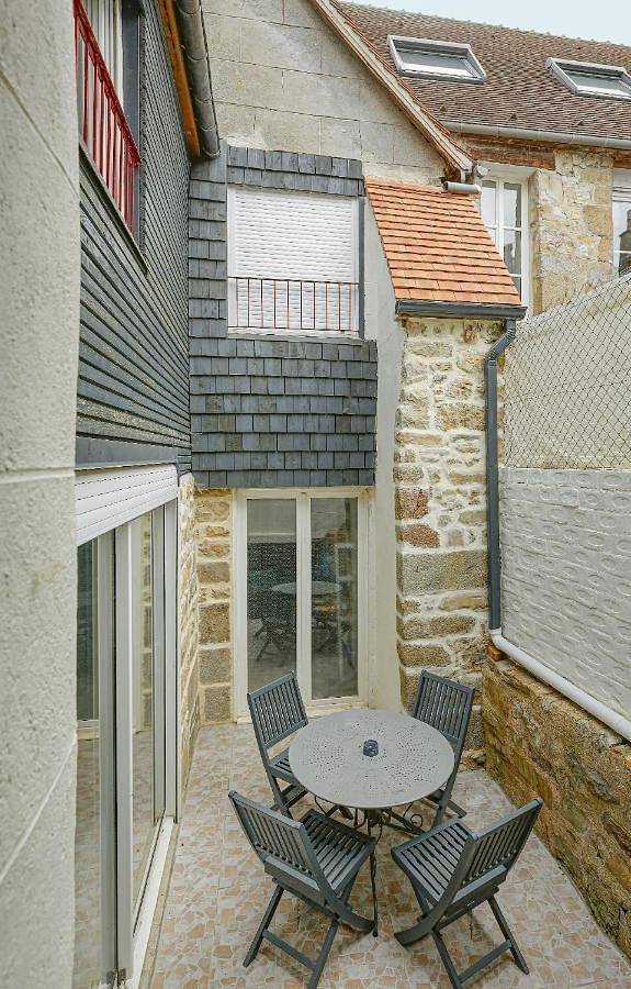 Gîte pour 6 personnes, avec terrasse et vue à Domfront - 2