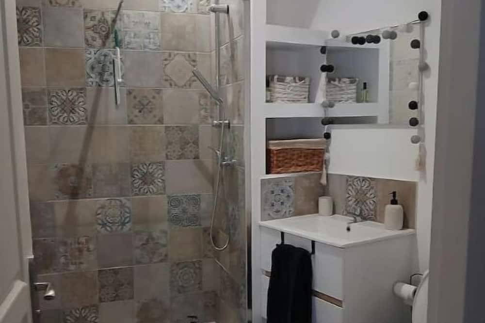 Appartement entier, Appartement rénové dans centre village de Mazan in Mazan, Parc naturel régional du Mont-Ventoux
