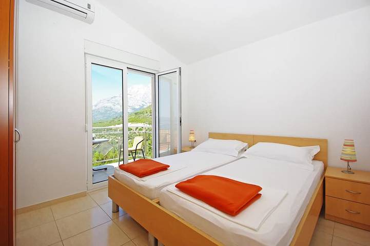 Ferienwohnung für 3 Personen, mit Balkon in Krvavica - 2