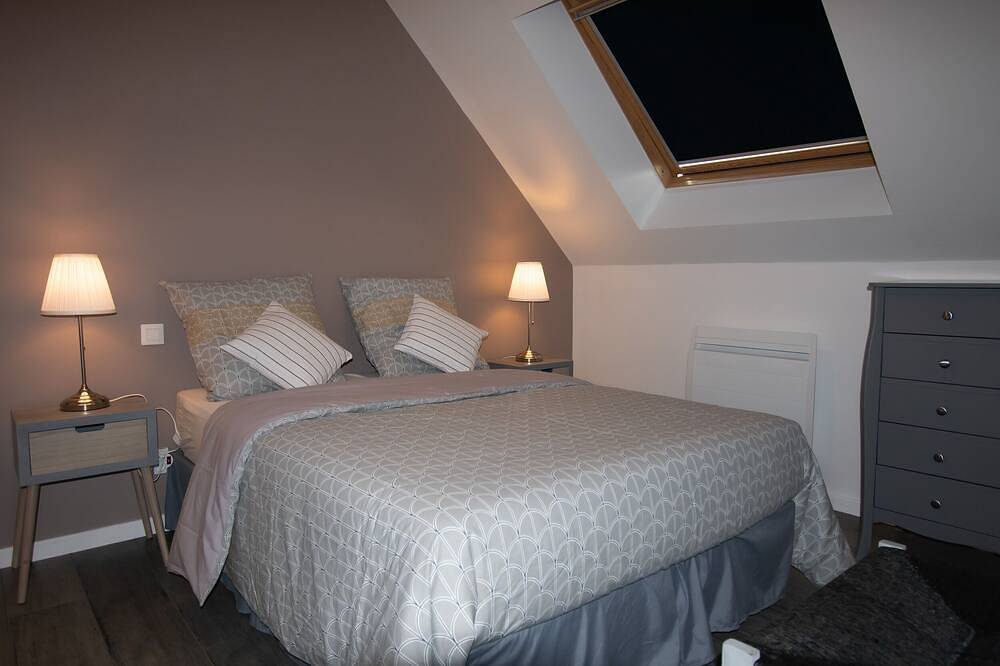 Apartamento entero, Epernevasion: a cozy, air-conditioned apartment right in the heart of downtown Epernay. in Épernay, Marne