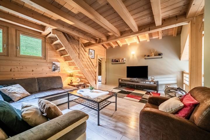 Chalet 'Célestine 7 Bedrooms - Sauna' with Mountain View, Private Terrace and Wi-Fi in Verchaix, Bonneville region
