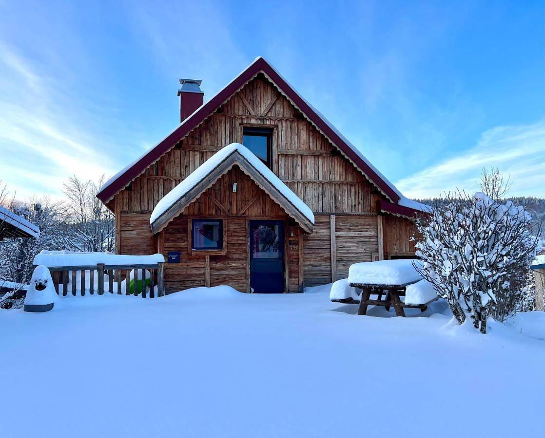 Chalet Vieux Bois, au coeur du village des Rousses in Les Rousses, Parc naturel régional du Haut-Jura