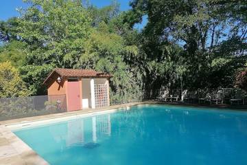 Location de vacances pour 20 personnes, avec jardin à La Fouillade