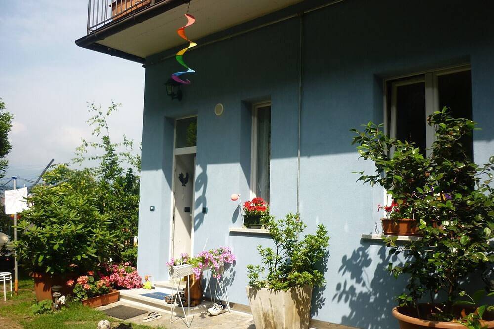 Geheel appartement, Lago d'Orta: liefdevol gerenoveerd appartement met uitzicht op de tuin + mooi in Miasino, Gemeente Miasino