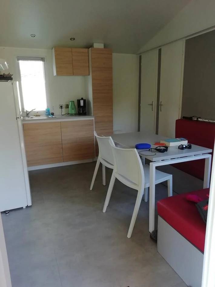 Mobil home pour 4 personnes, avec sauna ainsi que jacuzzi et bassin pour enfant à Hauterives - 4