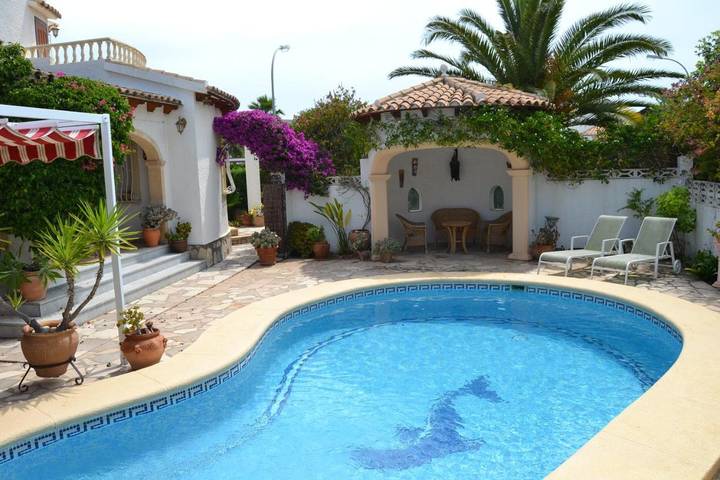 Casa rural para 4 personas, con vistas y piscina además de terraza y jardín, Se admiten mascotas - 1
