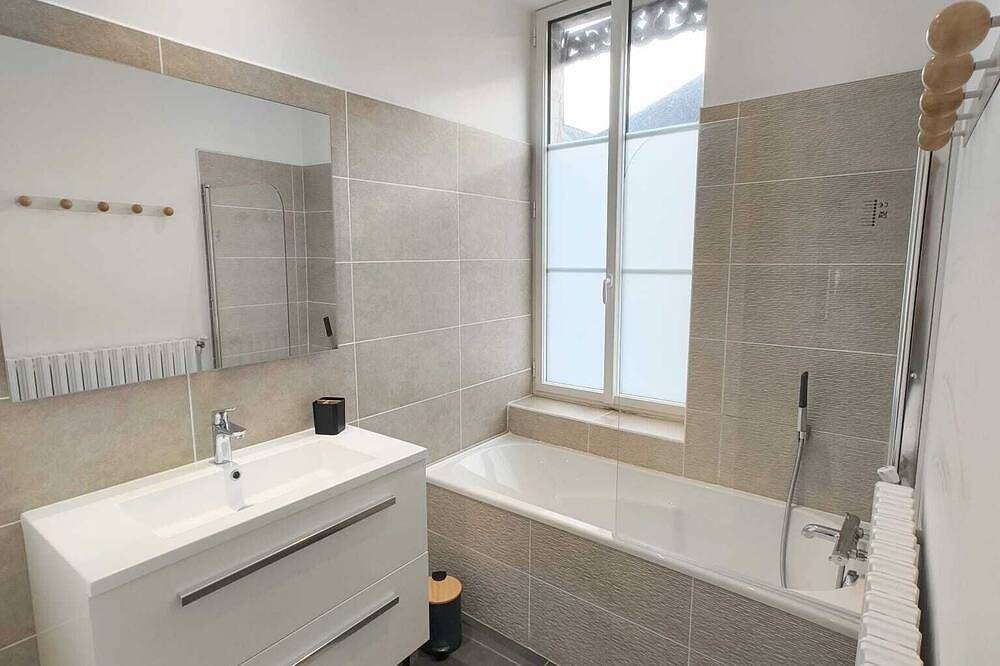 Maison Loire & Cé’rénité – 6 chambres, 15 pers, jardin, à 10 min d’Angers in Les Ponts-de-Cé, Région d'Angers