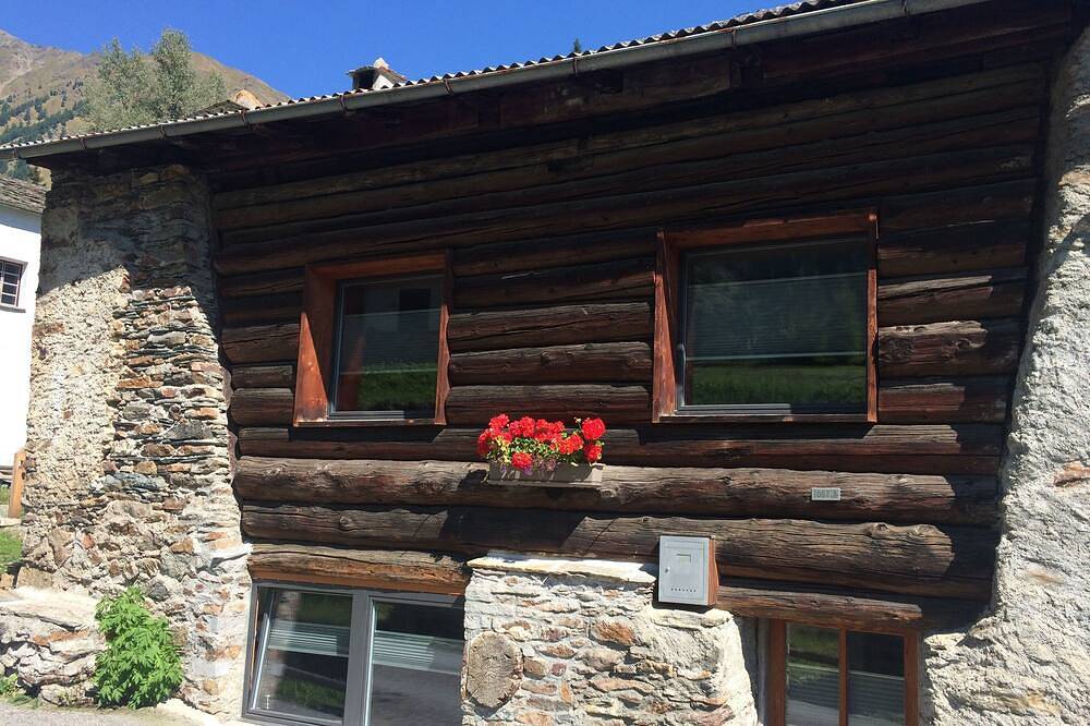 Rustico mit Stil, modern und rustikal, in Val Poschiavo, nahe Engadin in Poschiavo, Livigno Alpen