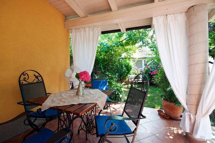 Ferienwohnung für 2 Personen, mit Garten und Ausblick