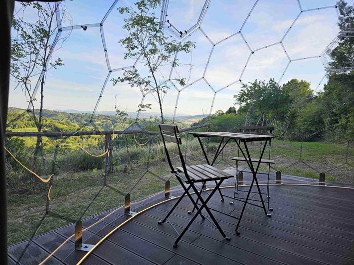 Camping für 6 Personen, mit Terrasse und Garten sowie Pool und Ausblick in Marche - 4