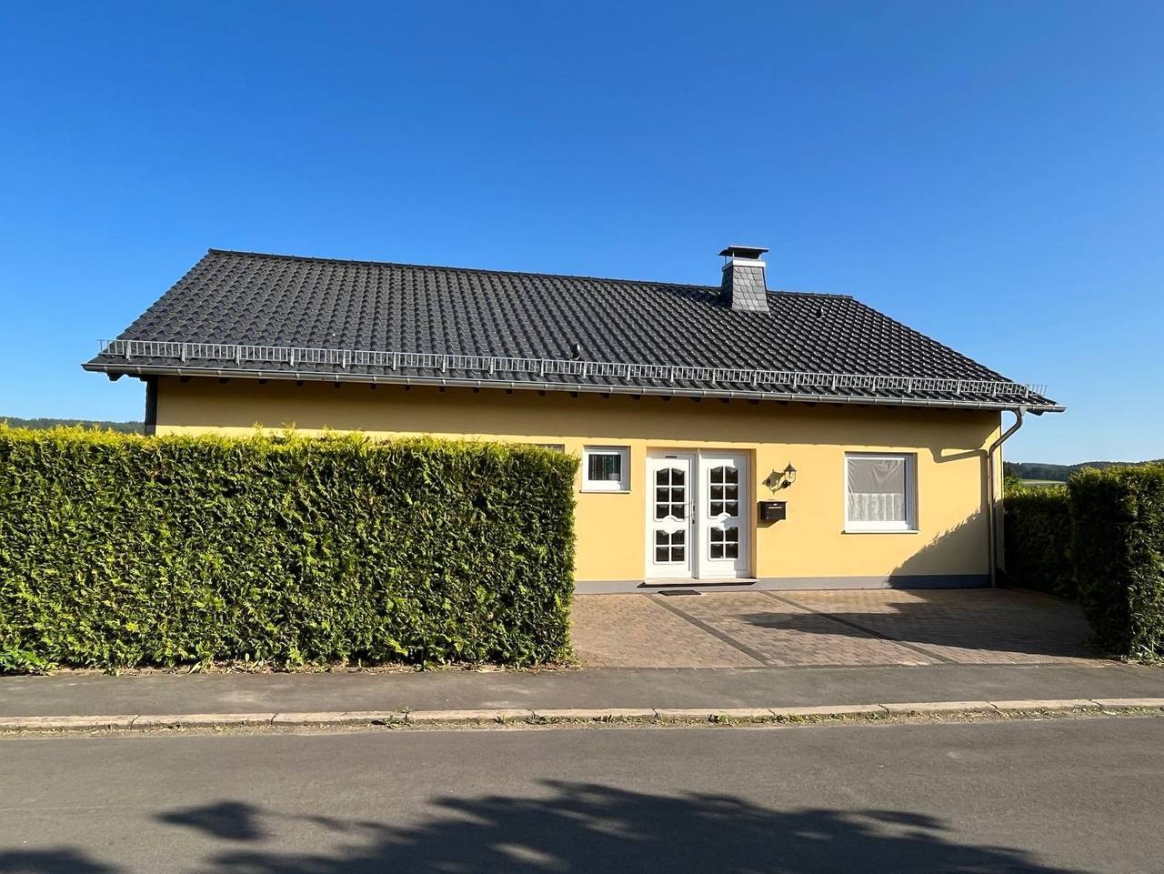Ganze Ferienwohnung, Eifelurlaub mit Panoramablick: Geräumige Ferienwohnung in Gerolstein, Vulkaneifel