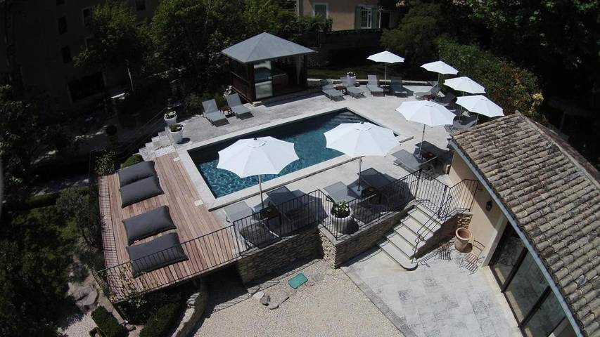 Hôtel pour 2 personnes, avec Terrasse ainsi que Jardin et Piscine