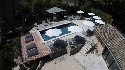 Hôtel pour 2 personnes, avec piscine et jardin, animaux acceptés à Fontaine-de-Vaucluse