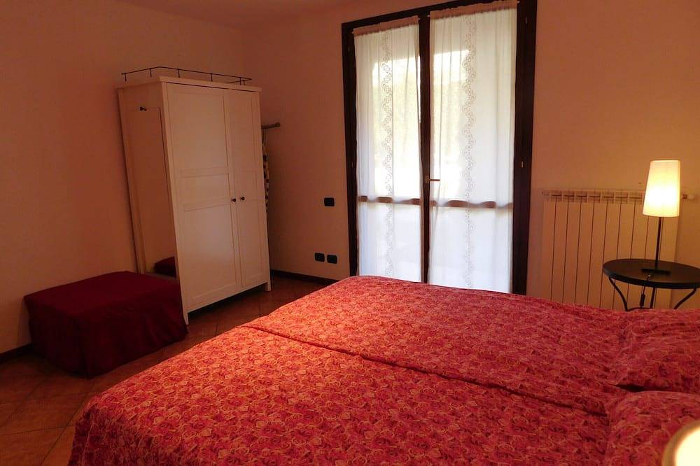 Ganze Wohnung, Rosemary 1 apartment in Agra with pool in Agra, Lago Maggiore (Lombardei)