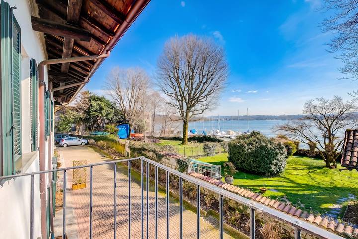 Casa vacanza per 5 persone, con Balcone e Vista lago a Oleggio