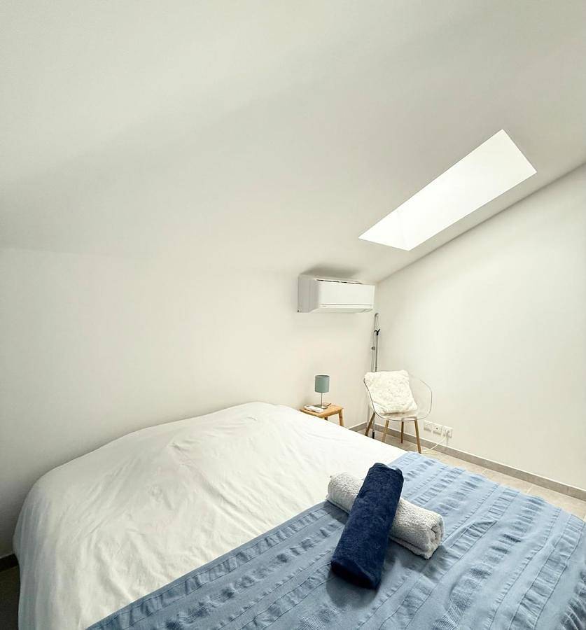 Appartement entier, Two-Bedroom Apartment in Marsillargues, Côte méditerranéenne (France)