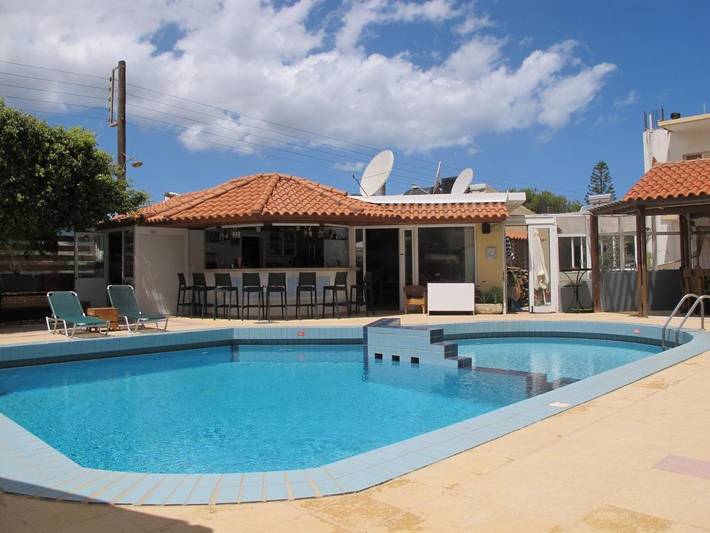 Gîte pour 2 personnes, avec piscine ainsi que jardin et vue, animaux acceptés dans Amoudara - 4