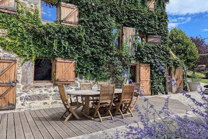 Gîte pour 6 personnes, avec jardin et terrasse, animaux acceptés