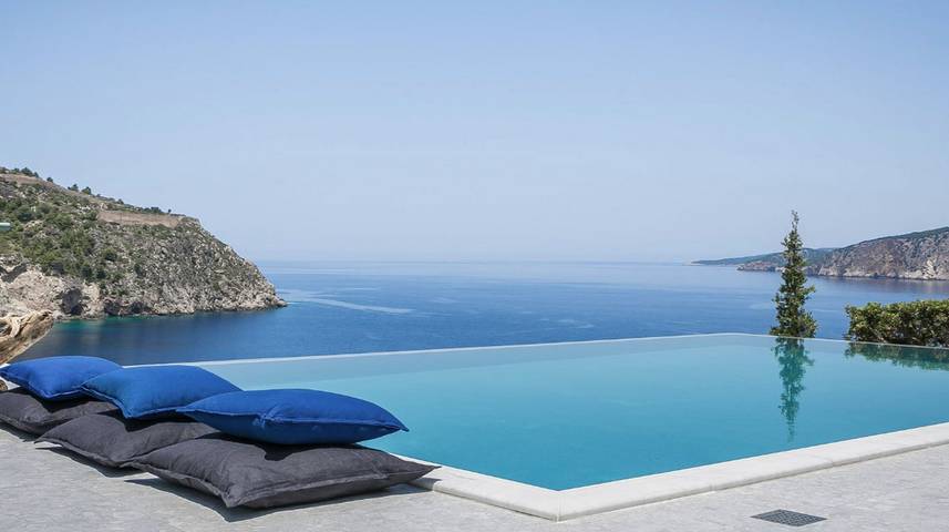 Location de vacances pour 6 personnes, avec Vue sur l’océan et Terrasse ainsi que Jardin et Piscine dans Άσος