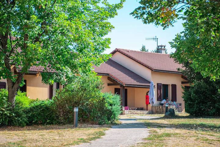 Location de vacances pour 4 personnes, avec terrasse et piscine à Le Malzieu-Ville - 3