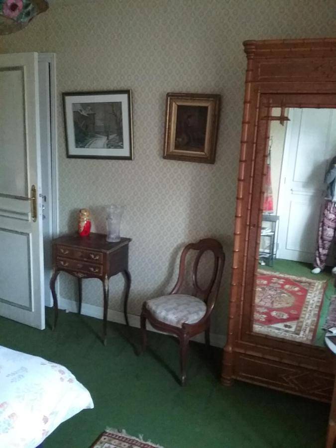 Chambre d’hôte pour 2 personnes, avec piscine ainsi que vue et jardin à Vic-sur-Cère - 2