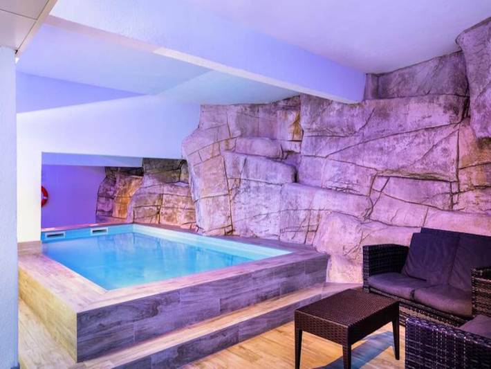 Ferienwohnung für 2 Personen, mit Sauna und Pool, kinderfreundlich in Südfrankreich