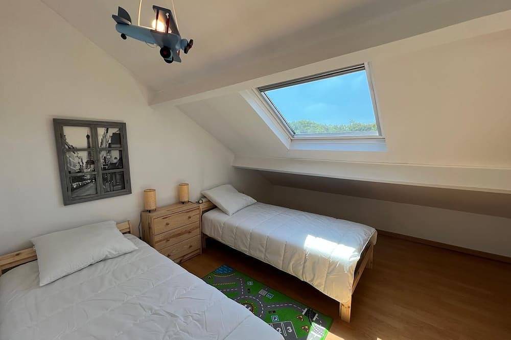 Family house with pool, near Paris & airport - 3 bedrooms in Antony, Altos del Sena