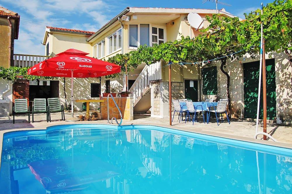 Appartamento vacanze a Šibenik-Knin a partire da 93€ a notte