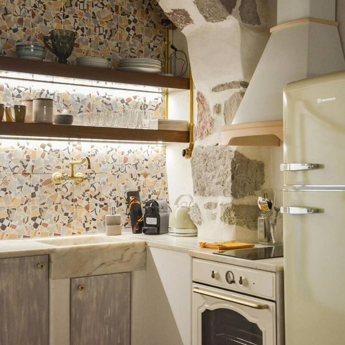 Ganze Wohnung, Ferienwohnung für 2 Personen mit Terrasse in Klima, Milos
