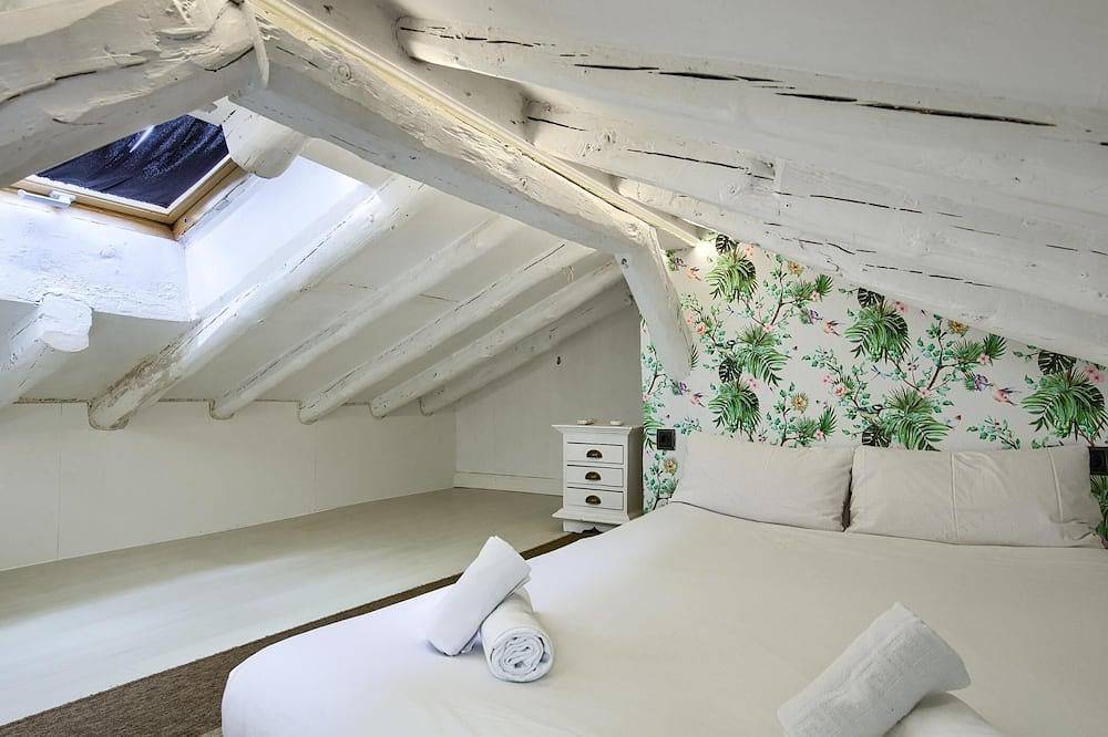 Entire apartment, Sol Attic – in the Center of Madrid in Centro (Madrid), Madrid