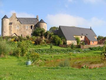 Gîte pour 8 personnes, avec terrasse et jardin, animaux acceptés à Montmartin-en-Graignes