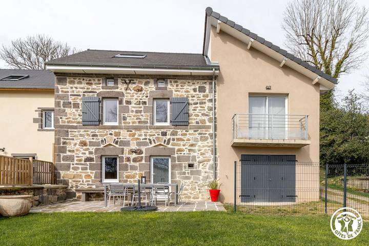 Gîte pour 6 personnes, avec jardin et terrasse, animaux acceptés