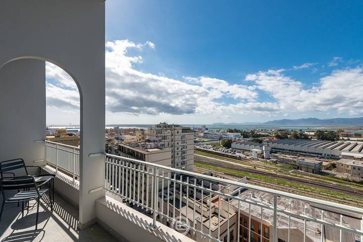 Ferienwohnung für 2 Personen, mit Balkon/Terrasse und Meerblick in Cagliari - 4