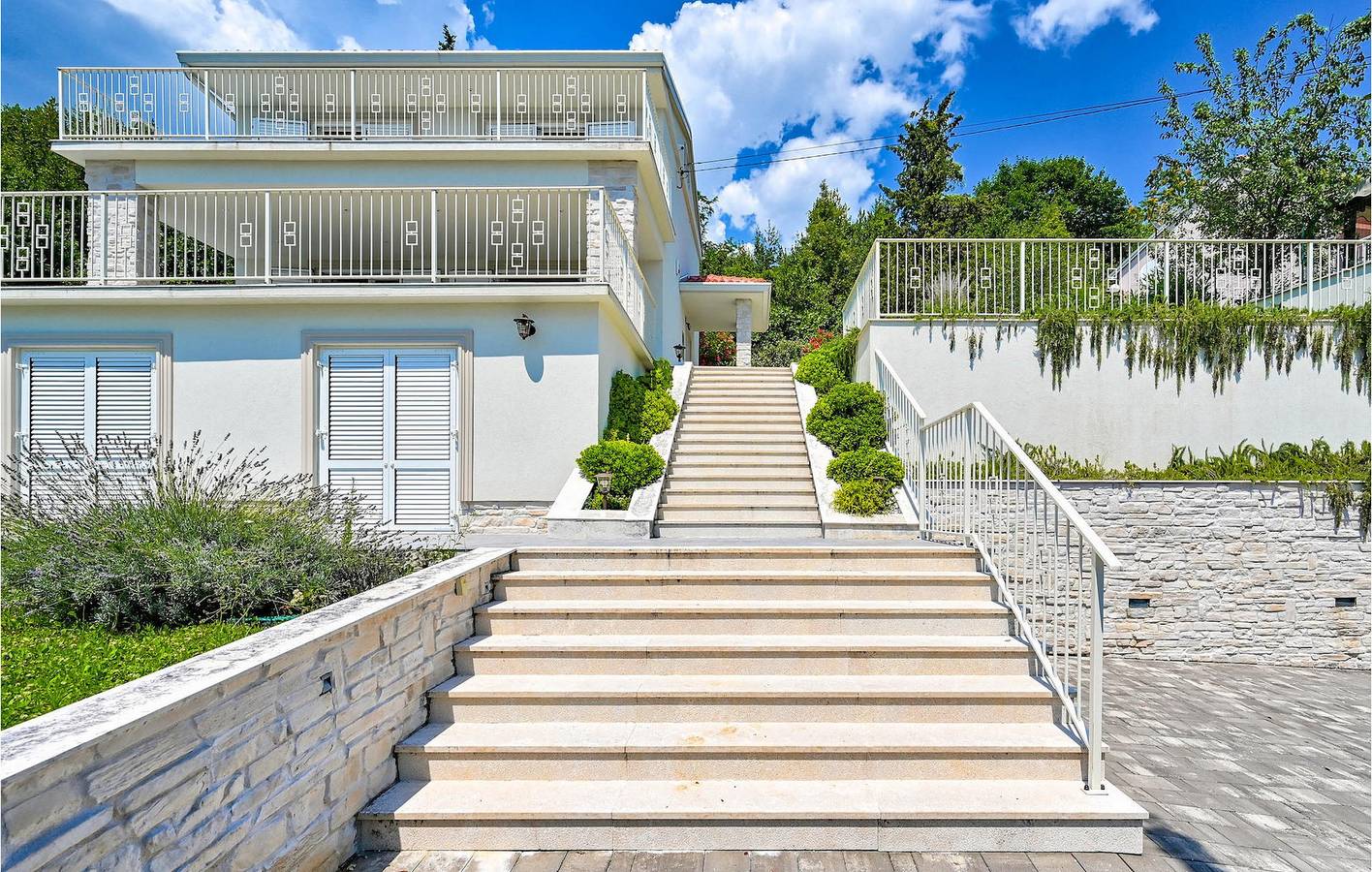 Spacious 150m² Apartment with Pool near Dog Beach in Opatija Riviera