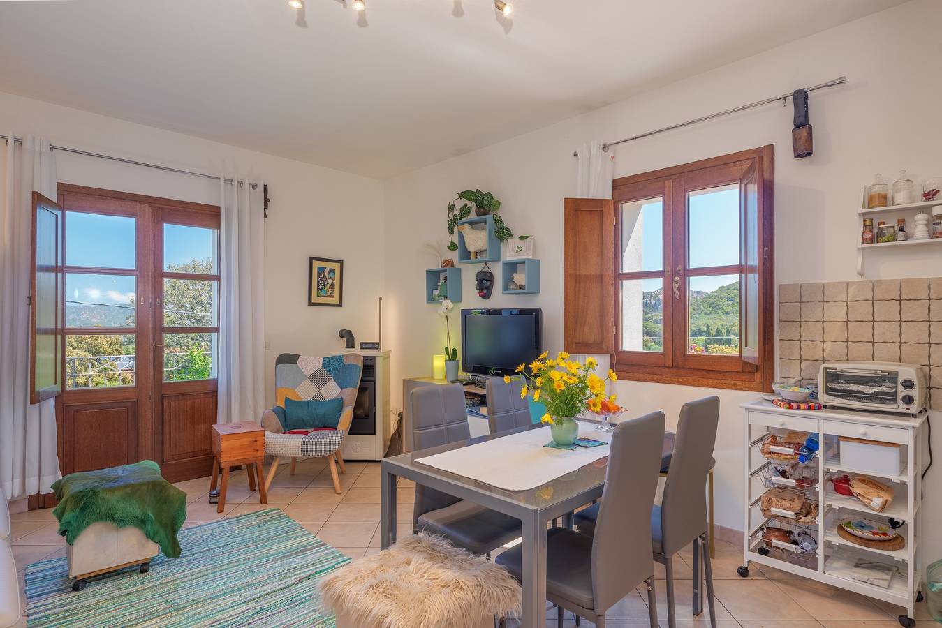 Appartamento intero, Appartamento 'Appartamento Mountain View' con vista sulle montagne, Wi-Fi e aria condizionata in San Pantaleo, Costa Smeralda