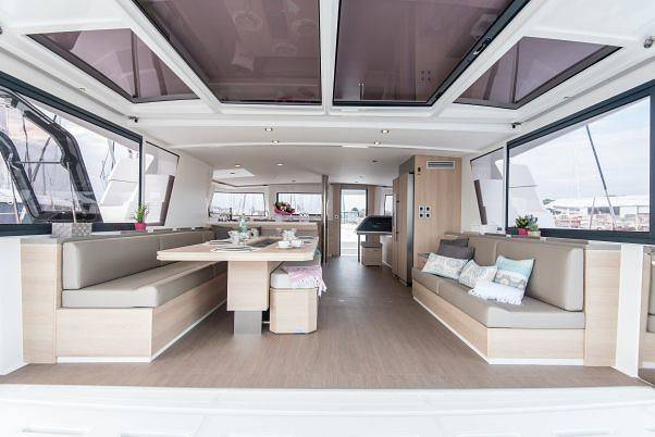 Bateau pour 12 personnes in Martinique