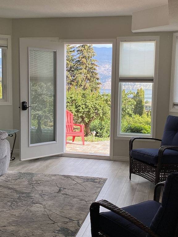 Holiday rental for 3 people, with garden and terrace in British Columbia