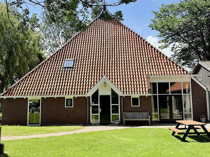 Ferienhaus für 23 Personen, mit Balkon/Terrasse und Terrasse sowie Garten und Seeblick in Hindeloopen