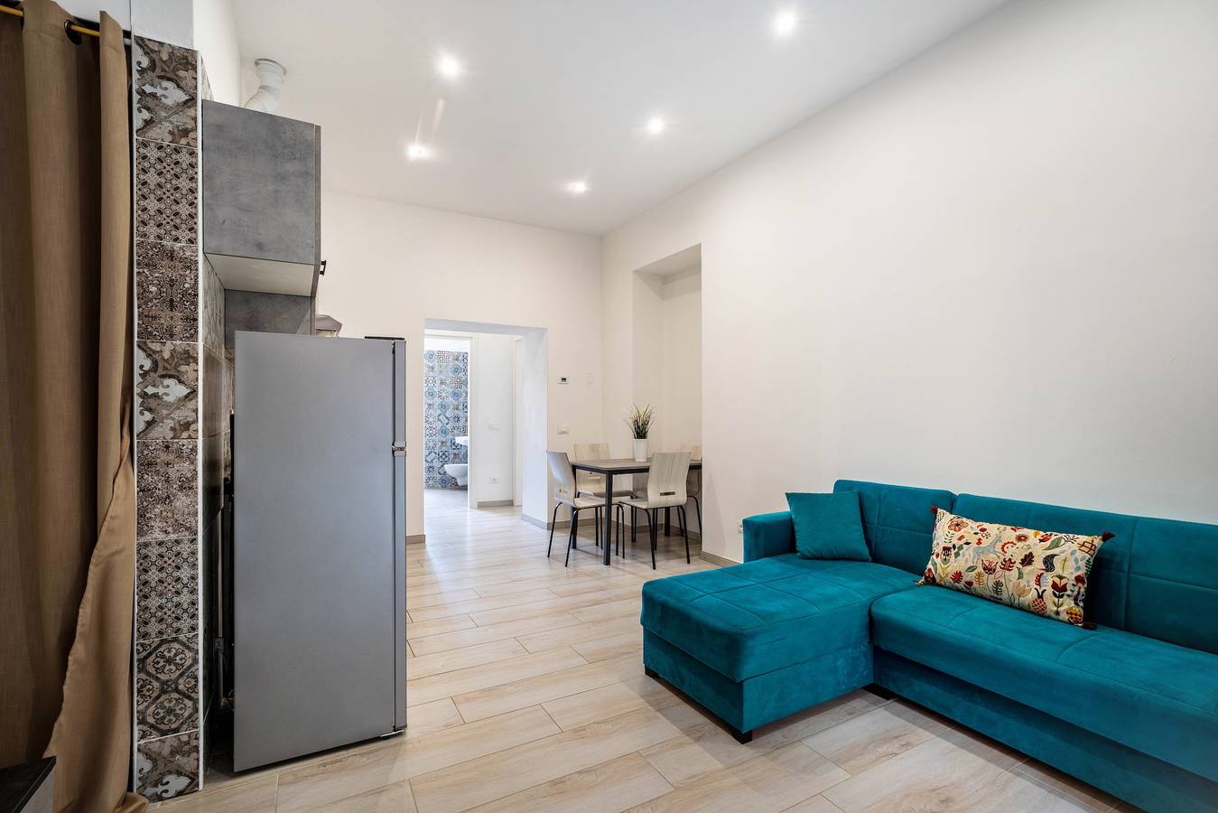 Ganze Wohnung, Ferienwohnung 'Blue Water' mit Klimaanlage in Porto Valtravaglia, Lago Maggiore (Lombardei)