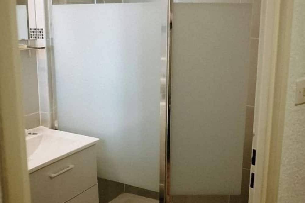 Entire apartment, Comfortable apartment in a quiet, secure residence with trees in Saintes-Maries-de-la-Mer, Arles region