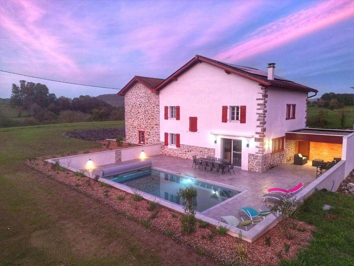 Maison de vacances pour 10 personnes, avec terrasse et piscine