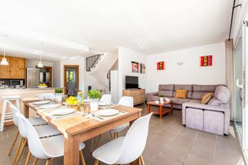 Villa in Es Mercadal, Menorcas Küste für 8 