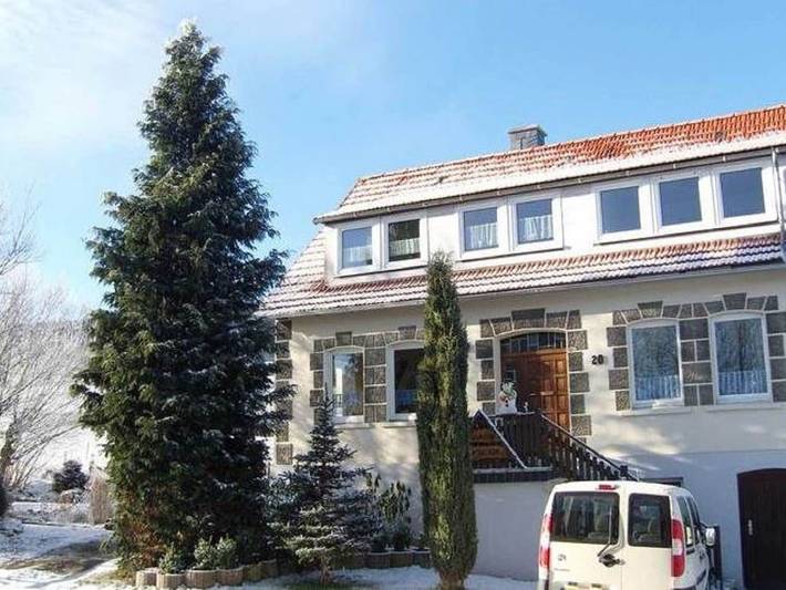 Ferienhaus für 13 Personen, mit Balkon und Terrasse sowie Garten in Diemelsee