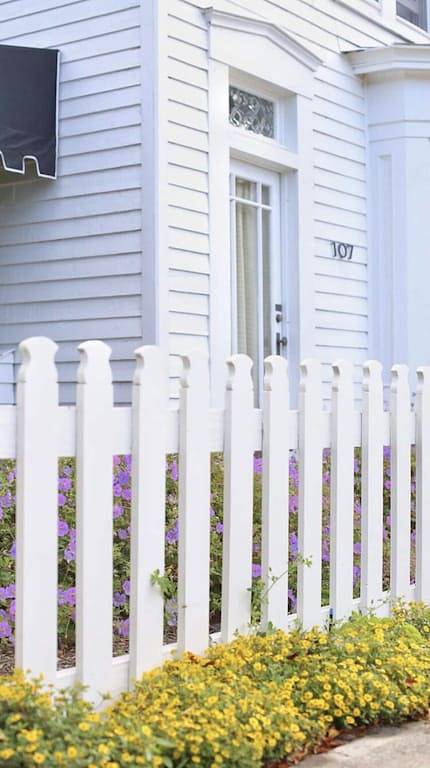 Downtown Charlevoix Boutique Cottage #1 in Charlevoix, Charlevoix County