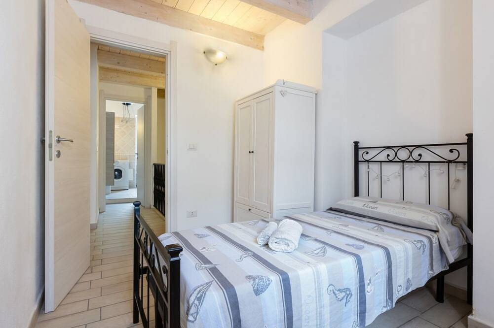 Ganze Wohnung, Guesthost- Bright Apartment 250meters from the Sea in Carloforte, Carbonia-Iglesias Provinz