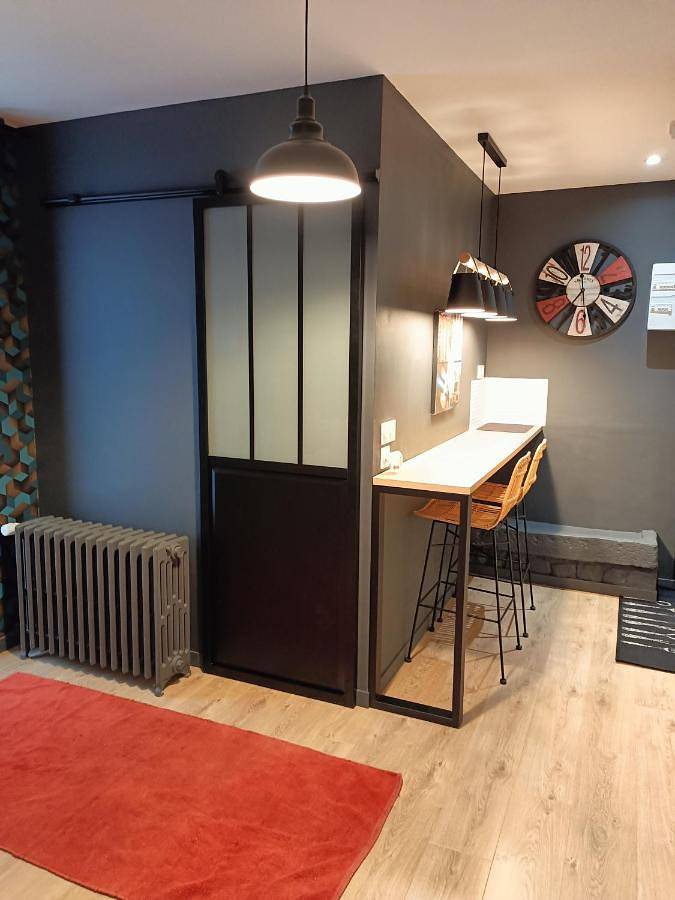 Appartement entier, Apartment - Ground Floor in Cusset, Région de Vichy